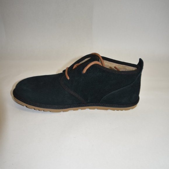 UGG Men\'s Maksim Chukka Boot Black Suede Size 8 1126879 main image 4